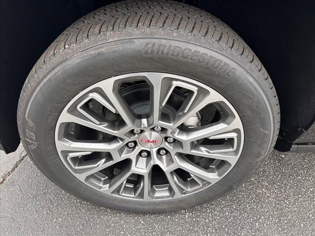 New 2026 GMC Yukon XL Denali w/ Denali Reserve Package image 15