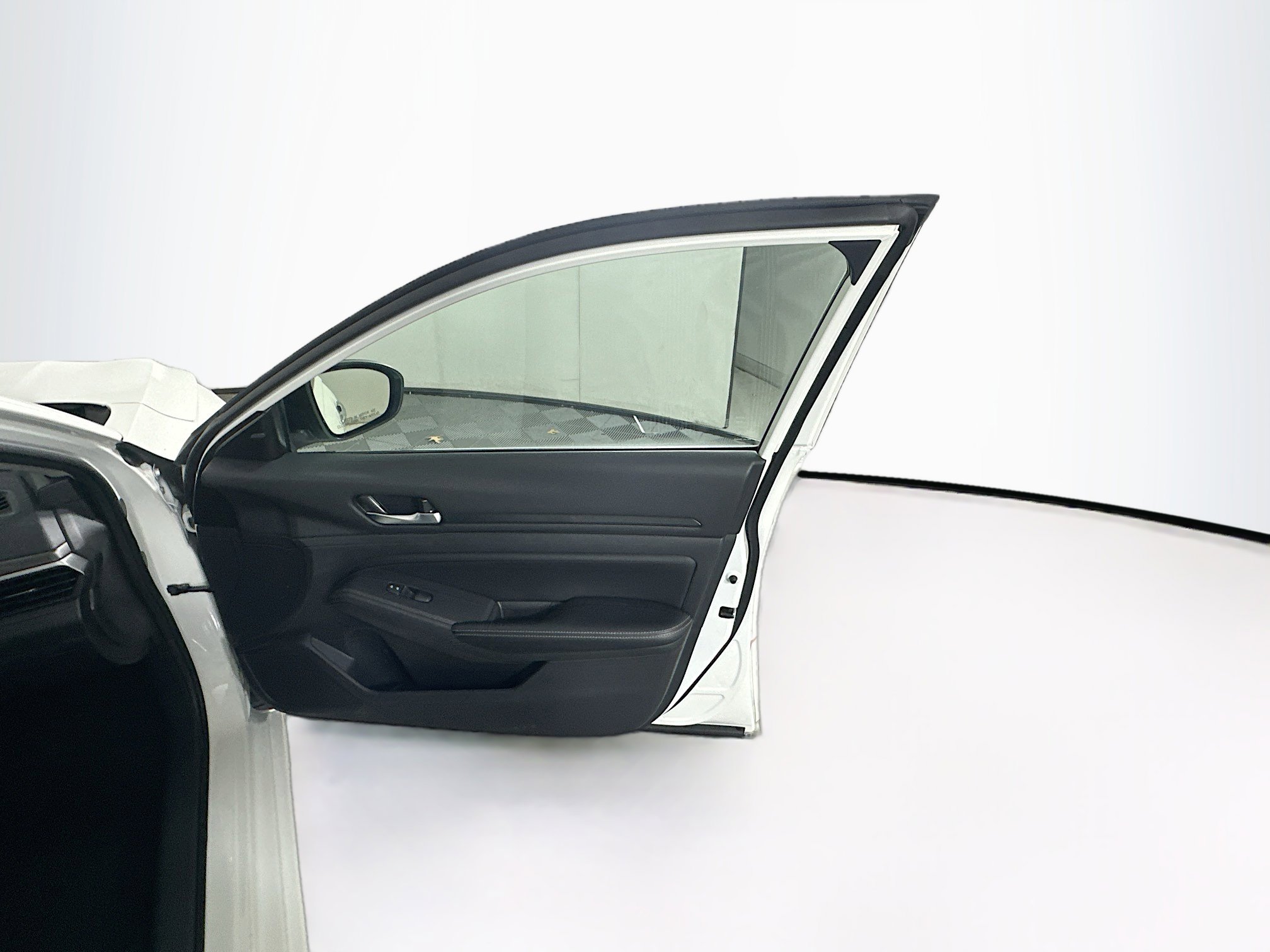 Used 2025 Nissan Altima 2.5 SV image 30