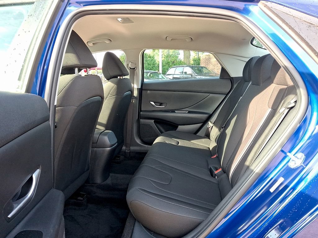 Used 2023 Hyundai Elantra SEL FWD image 10