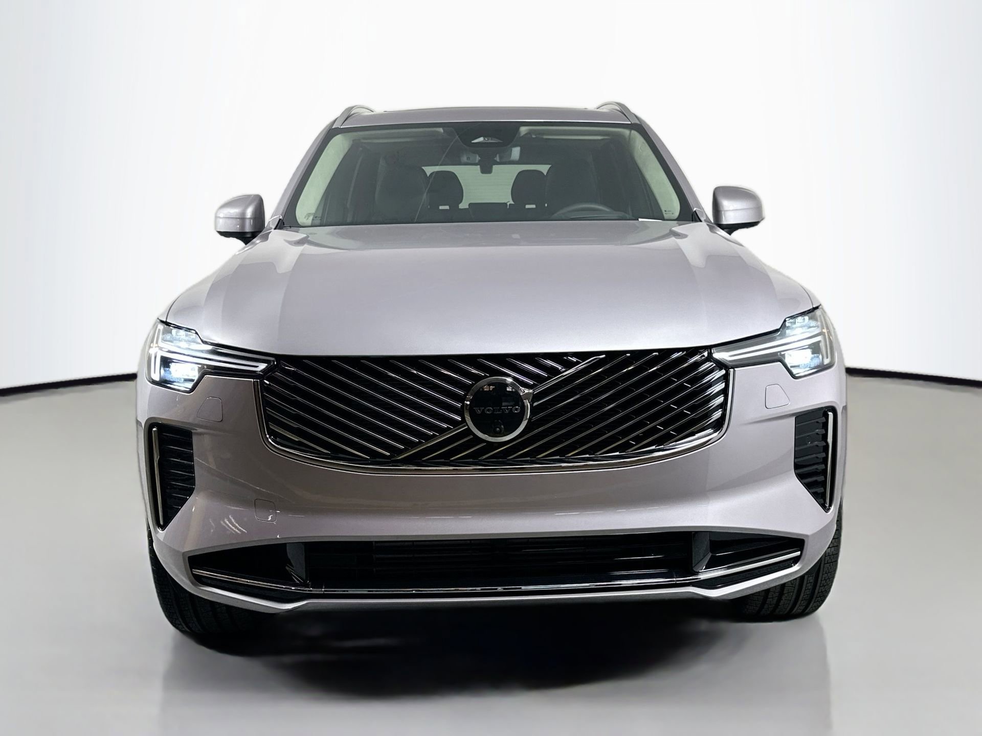 New 2026 Volvo XC90 T8 Ultra w/ Lounge Package image 2