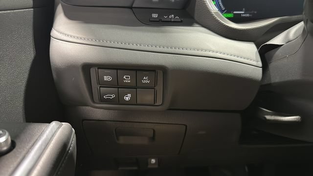 Used 2026 Toyota Highlander Platinum AWD/4WD image 13