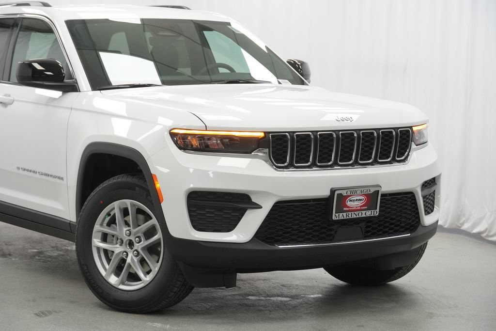 New 2026 Jeep Grand Cherokee Laredo AWD/4WD image 3