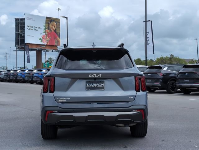 Used 2024 Kia Sorento SX Prestige w/ Sage Leather Package image 4