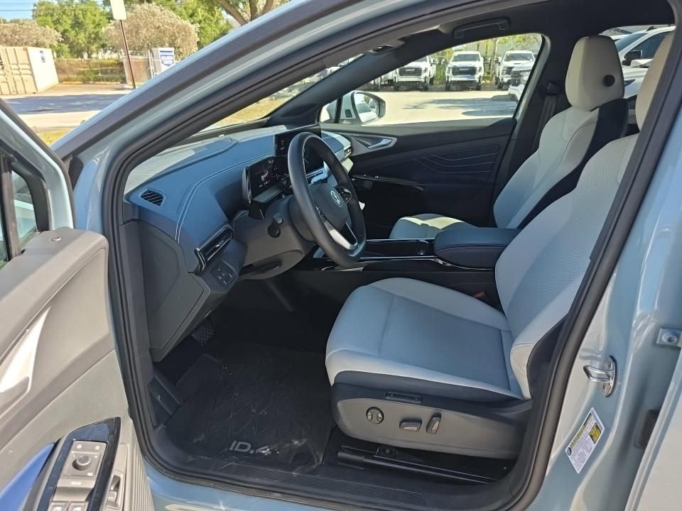 Used 2024 Volkswagen ID.4 S image 10