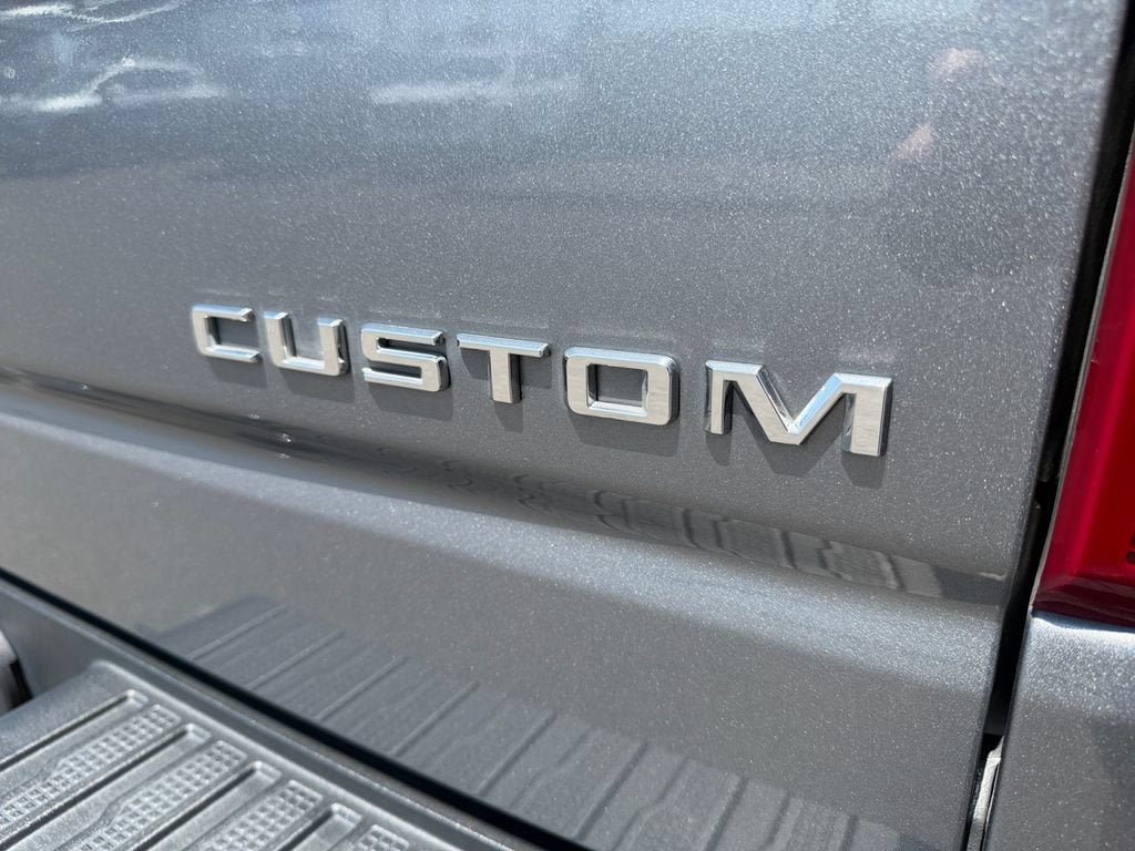 Used 2020 Chevrolet Silverado 1500 Custom w/ Custom Value Package AWD/4WD image 35
