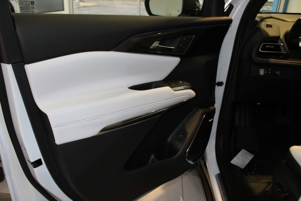 New 2026 Chevrolet Traverse High Country w/ LPO, Floor Liner Package image 13