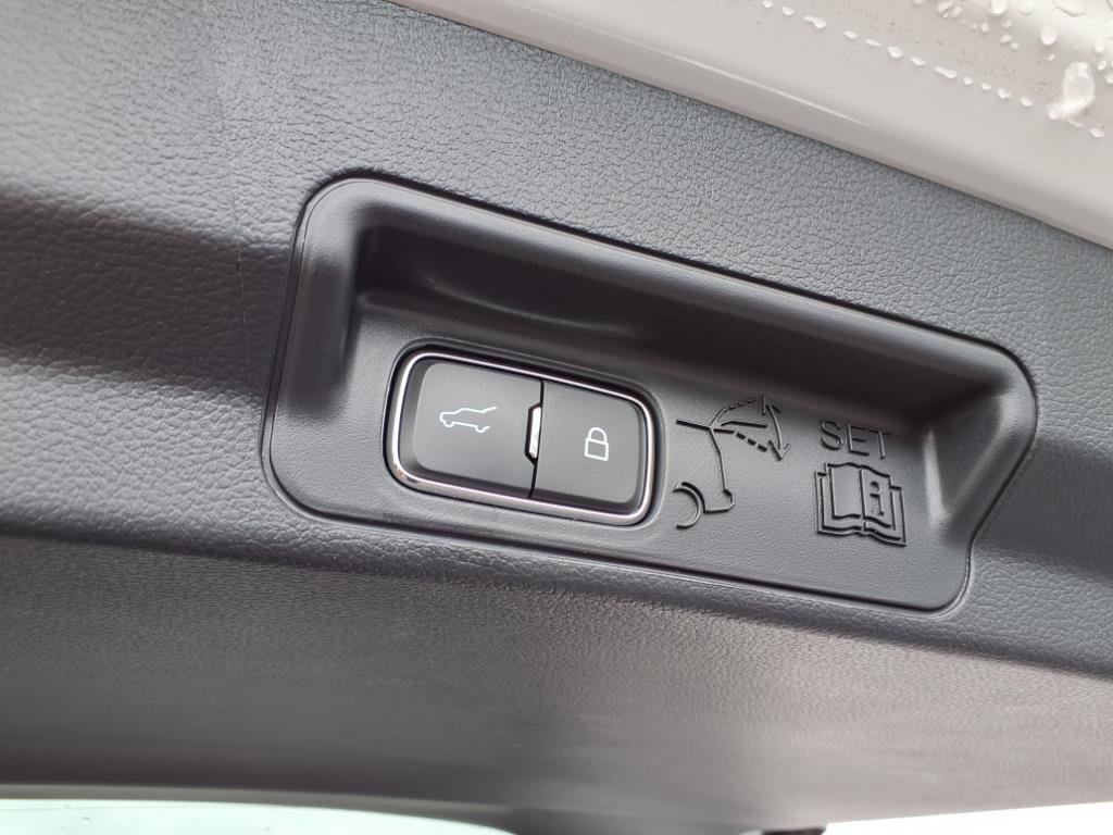 Used 2025 Ford Explorer ST image 31