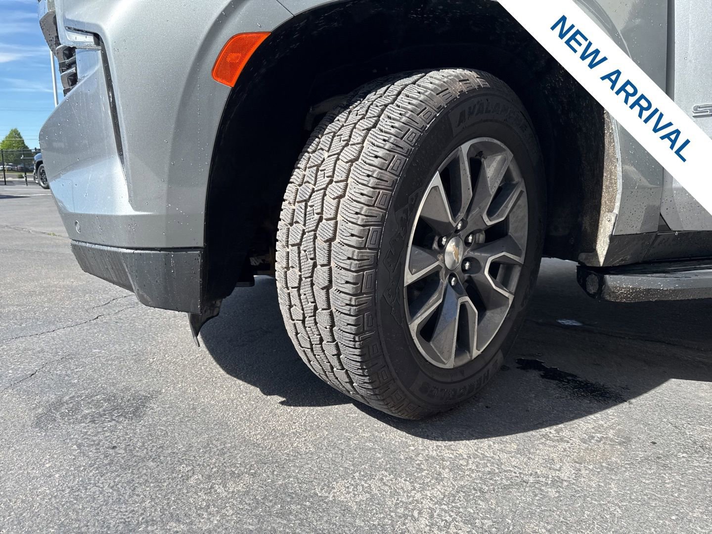 Used 2023 Chevrolet Suburban LT w/ Luxury Package AWD/4WD image 29