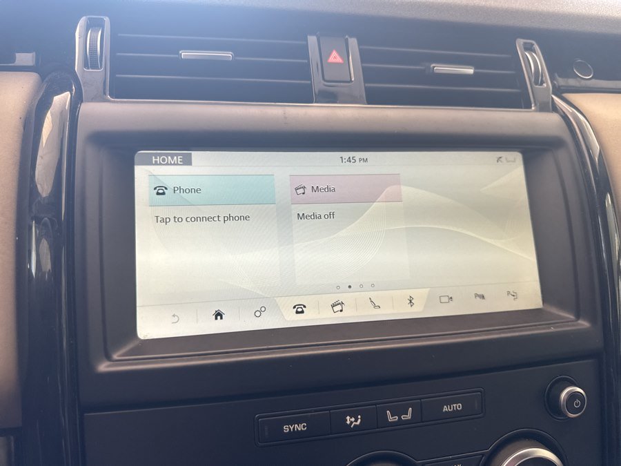 Used 2020 Land Rover Discovery SE AWD/4WD image 17