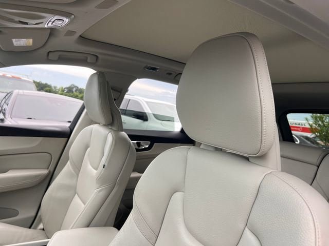 Used 2018 Volvo XC60 T5 Inscription w/ Convenience Package AWD/4WD image 13