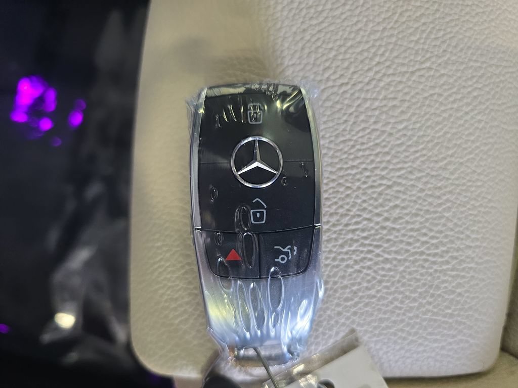 Used 2026 Mercedes-Benz GLB 250 image 38