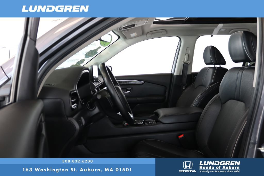 Used 2025 Honda Pilot Elite image 13