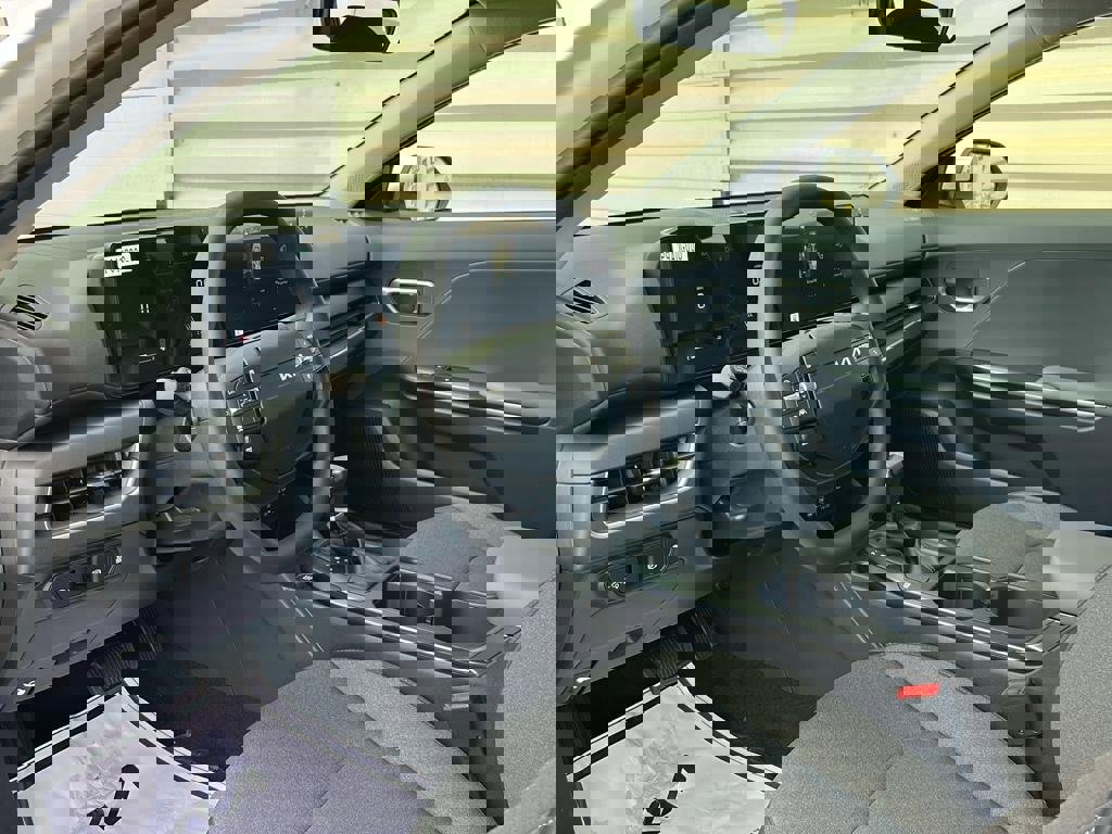 New 2025 Kia K4 LXS image 9