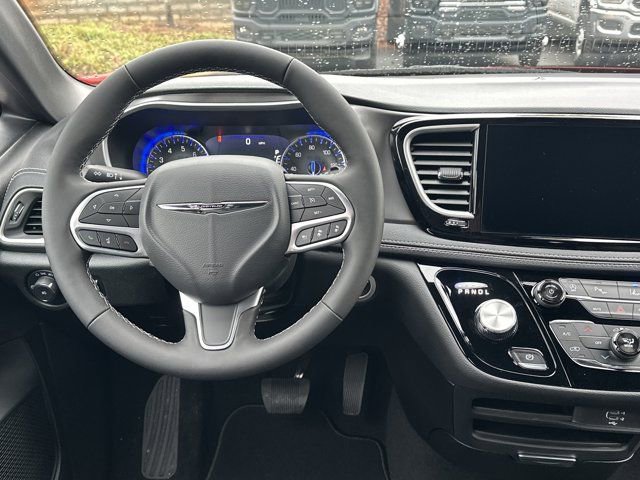 New 2026 Chrysler Pacifica Select image 24