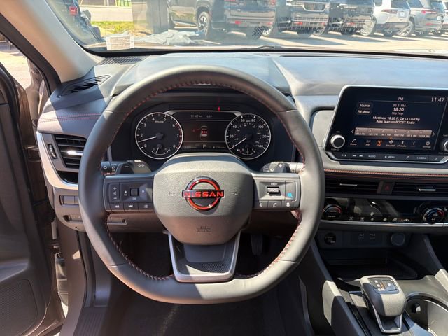 Used 2025 Nissan Rogue SV image 38