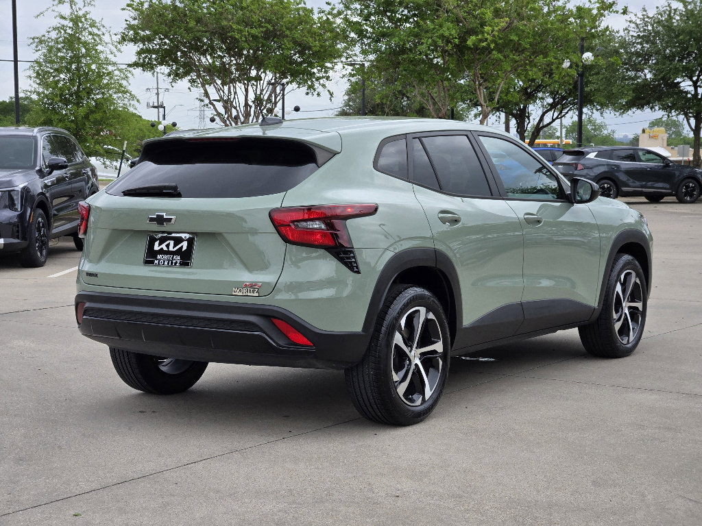 Used 2024 Chevrolet Trax RS w/ Driver Confidence Package image 4