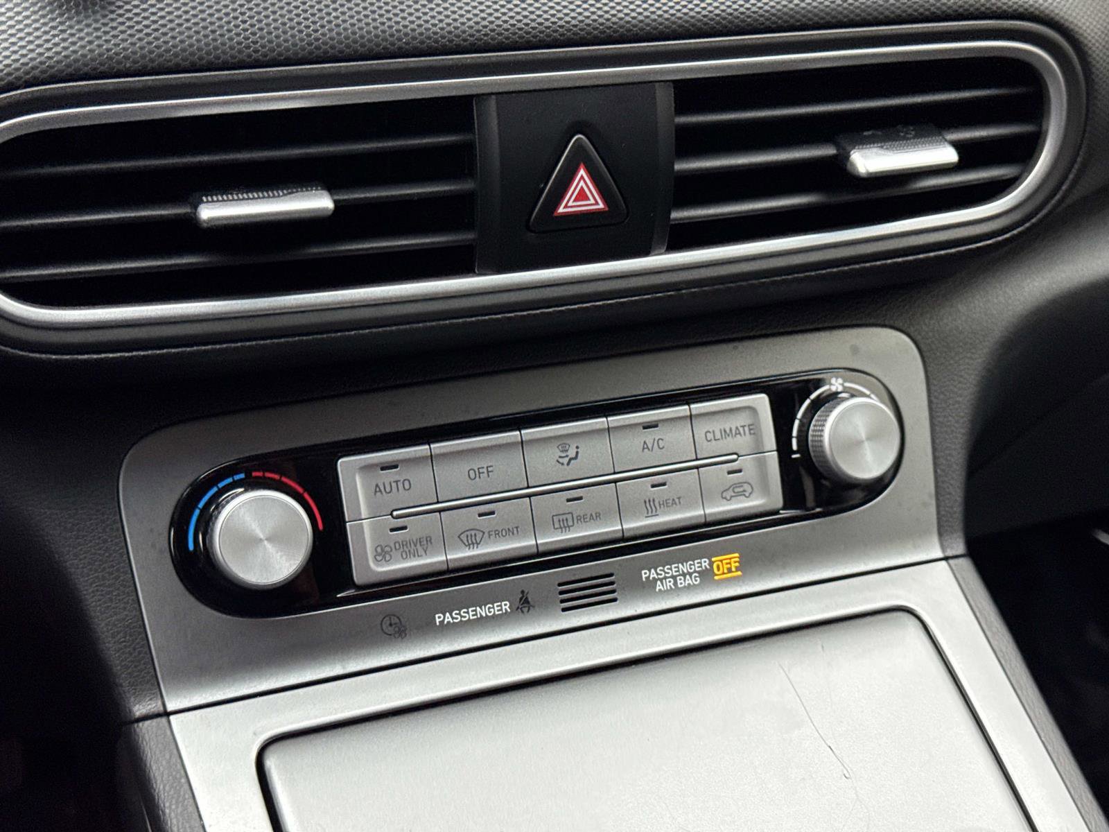 Used 2020 Hyundai Kona Limited image 23