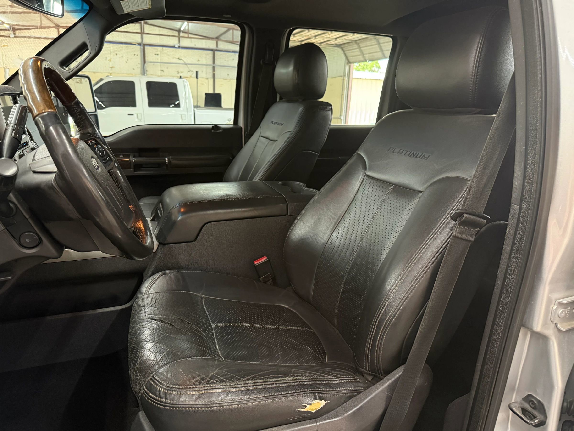 Used 2014 Ford F250 Platinum w/ FX4 Off-Road Package AWD/4WD image 9