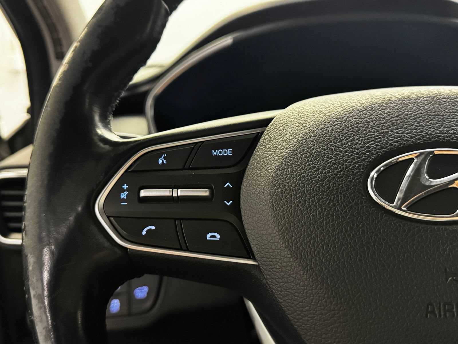 Used 2020 Hyundai Santa Fe Limited AWD/4WD image 23