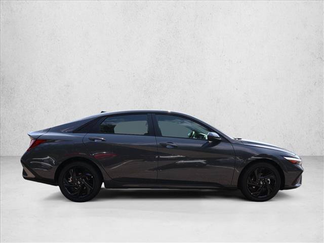 New 2026 Hyundai Elantra SEL Sport FWD image 4