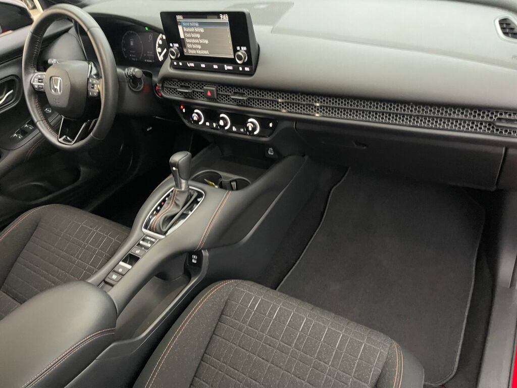 Used 2025 Honda HR-V Sport image 30
