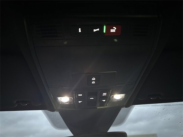 Used 2020 Volkswagen Tiguan SEL Premium R-Line image 18