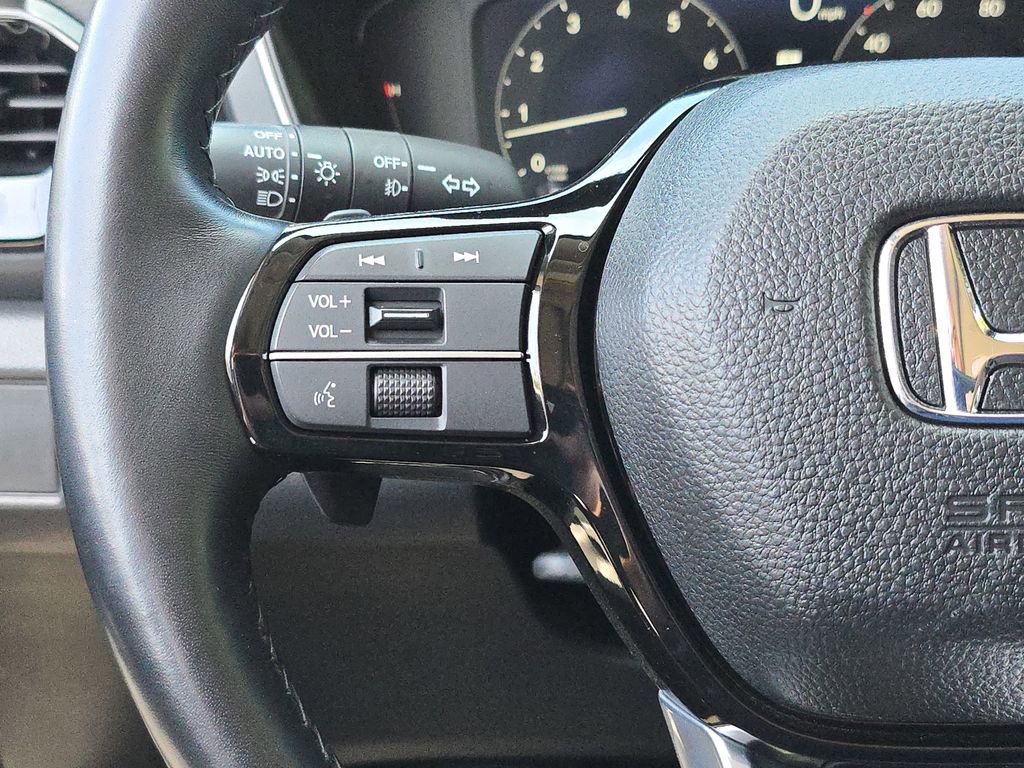 Used 2023 Honda Pilot Elite image 24