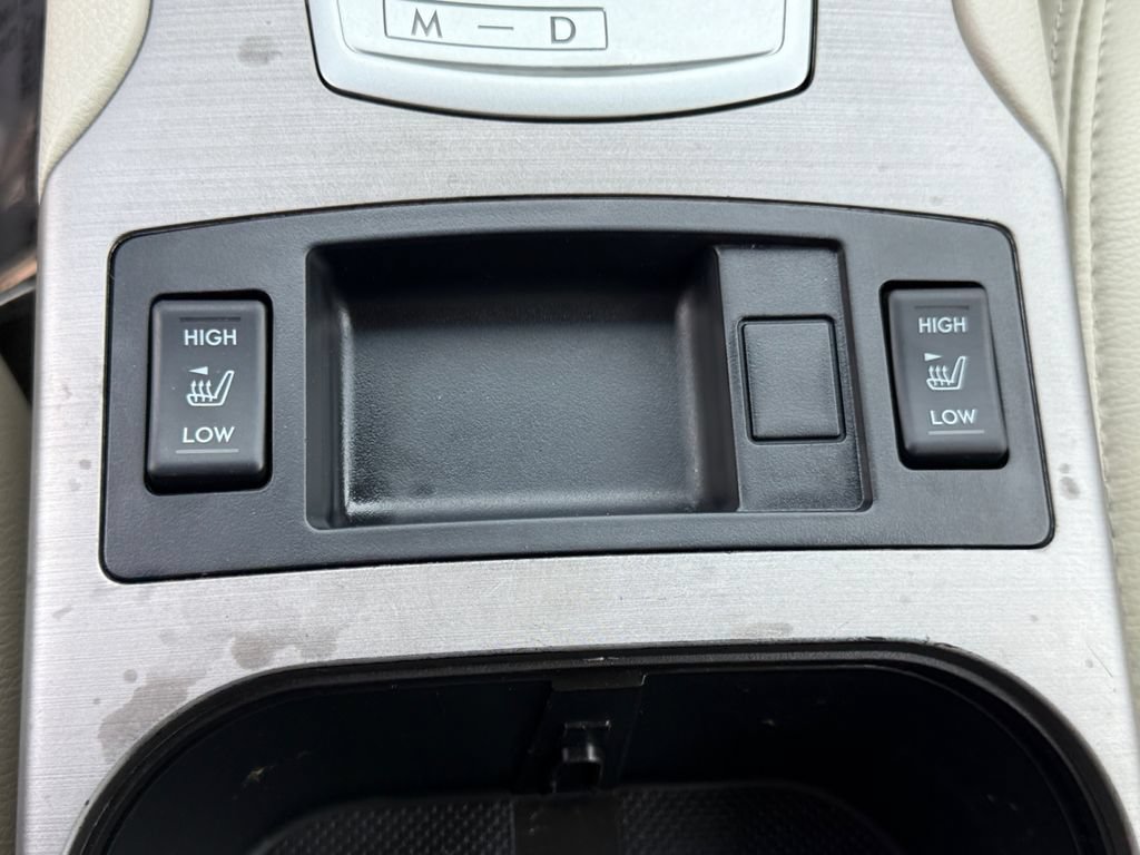 Used 2013 Subaru Outback 2.5i Limited w/ Moonroof Pkg AWD/4WD image 17