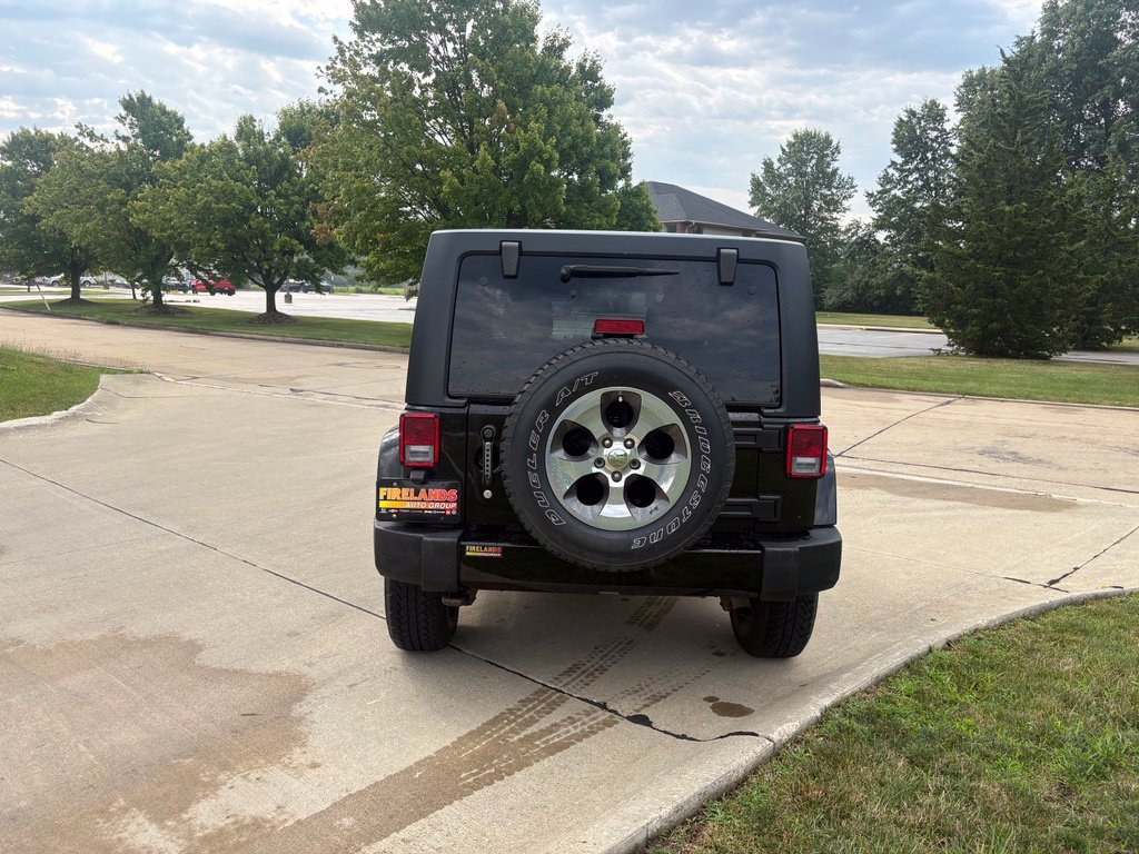 Used 2017 Jeep Wrangler Unlimited Sahara AWD/4WD image 8