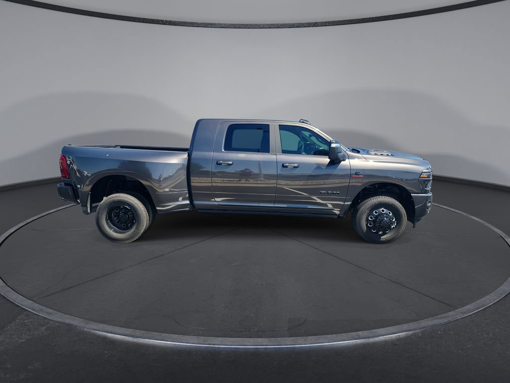 New 2026 RAM 3500 Laramie AWD/4WD image 9