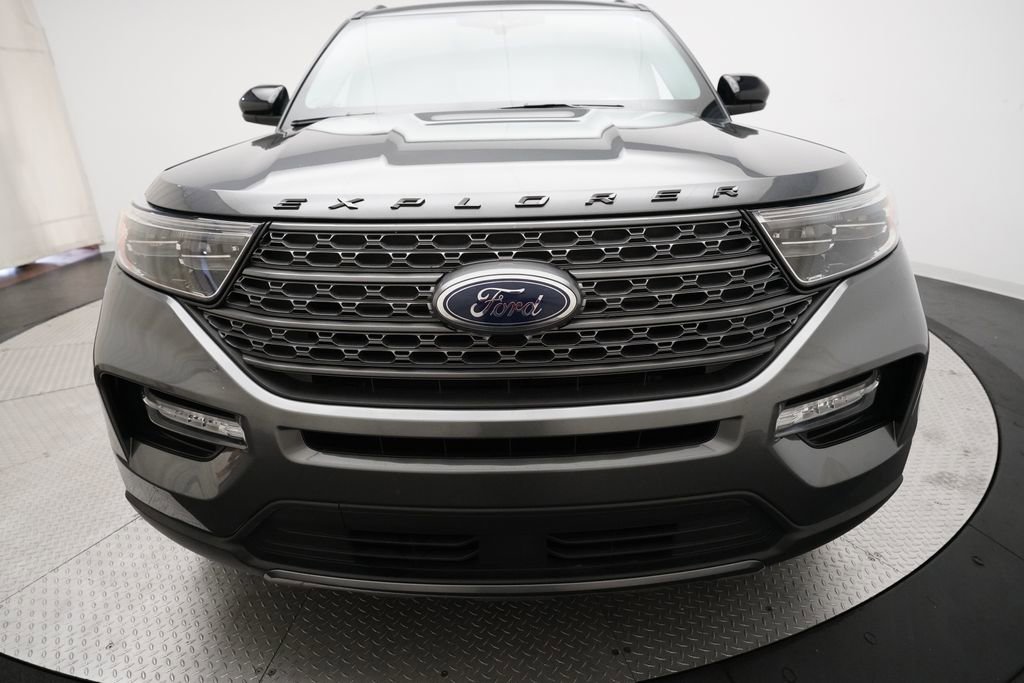 Used 2023 Ford Explorer XLT w/ Equipment Group 202A AWD/4WD image 23