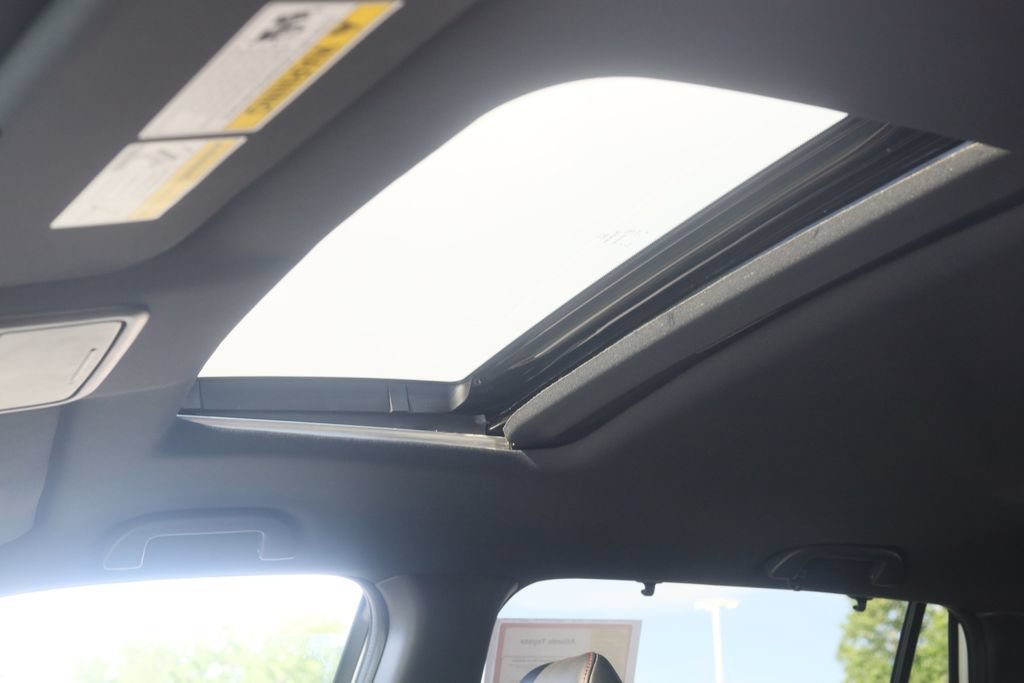 Used 2024 Honda Passport Black Edition image 3
