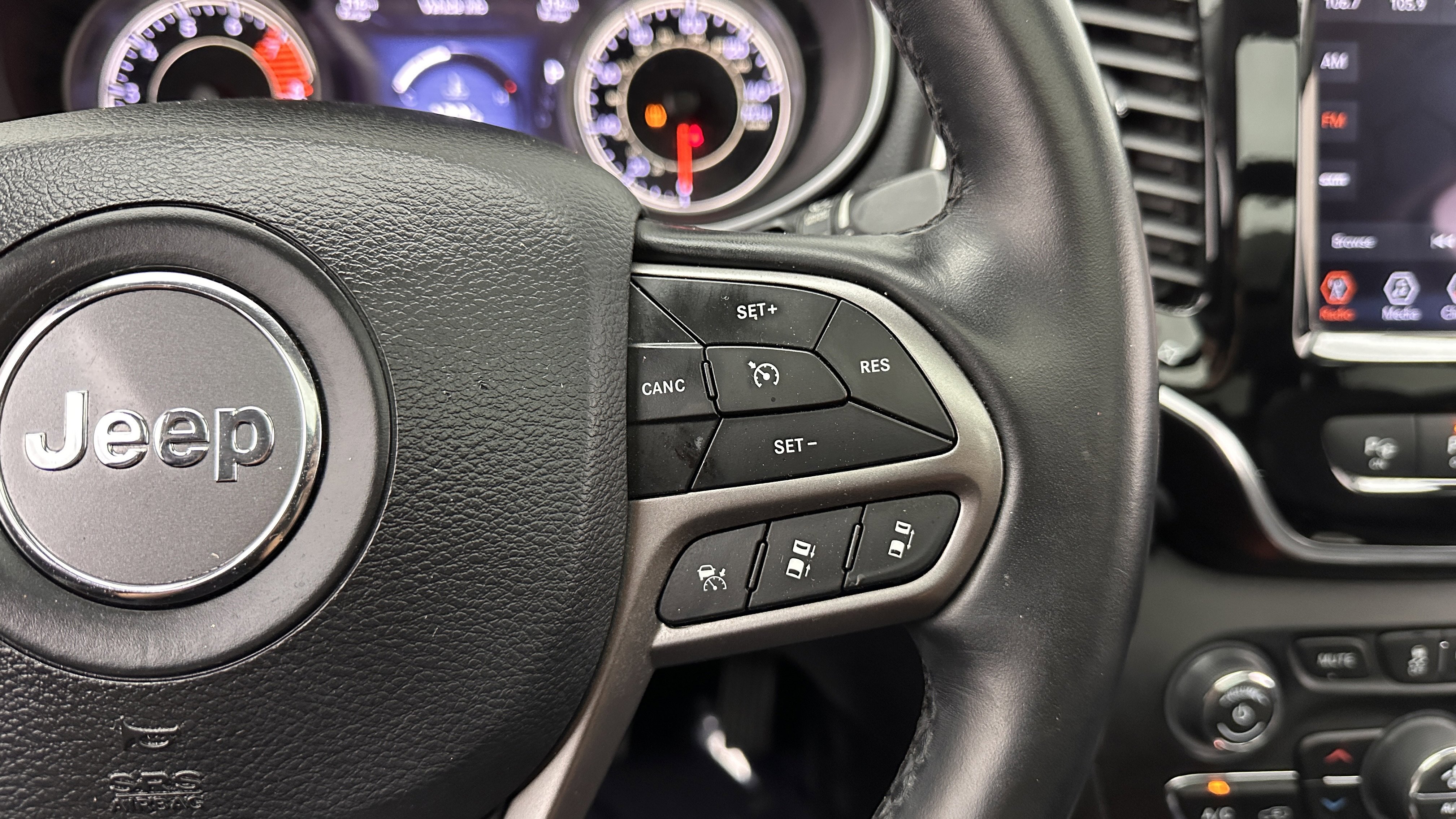 Used 2021 Jeep Cherokee Limited FWD image 23