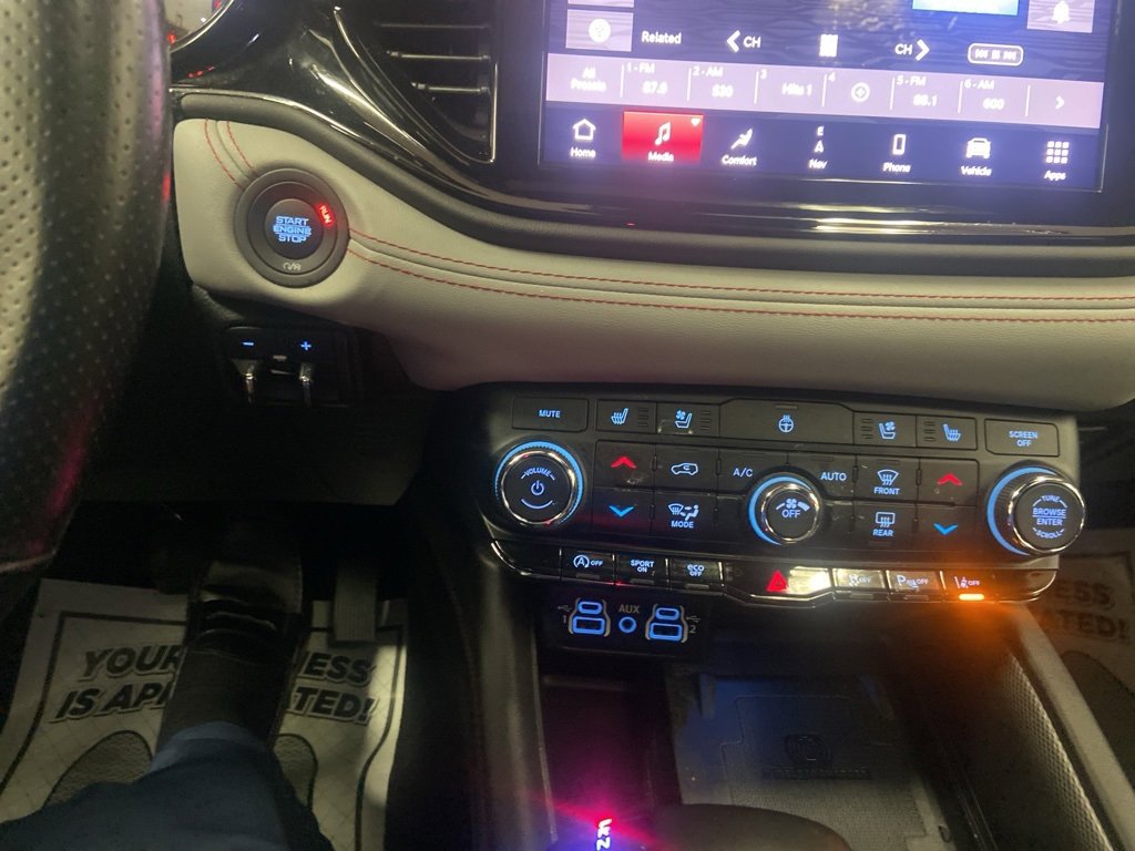 Certified 2024 Dodge Durango GT image 33