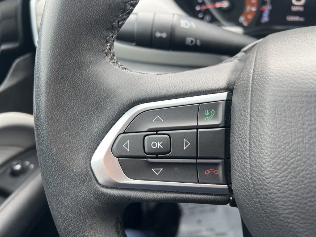 Used 2025 Jeep Compass Limited image 16