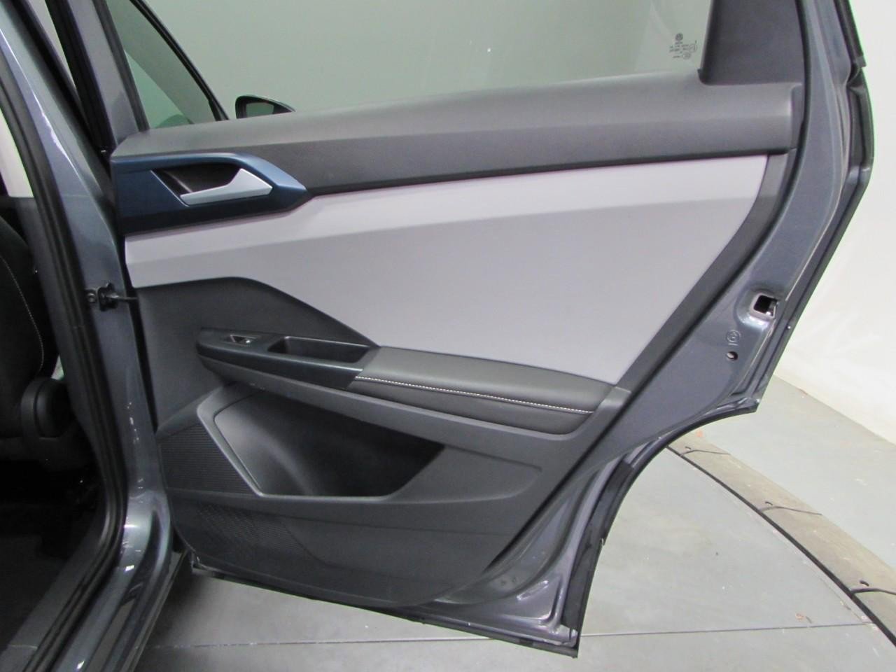 Used 2024 Volkswagen Taos SE AWD/4WD image 18