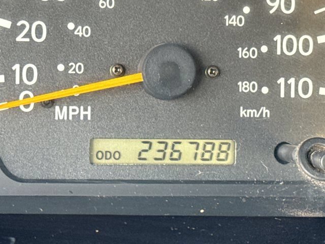 Used 2000 Toyota Tacoma PreRunner RWD image 16