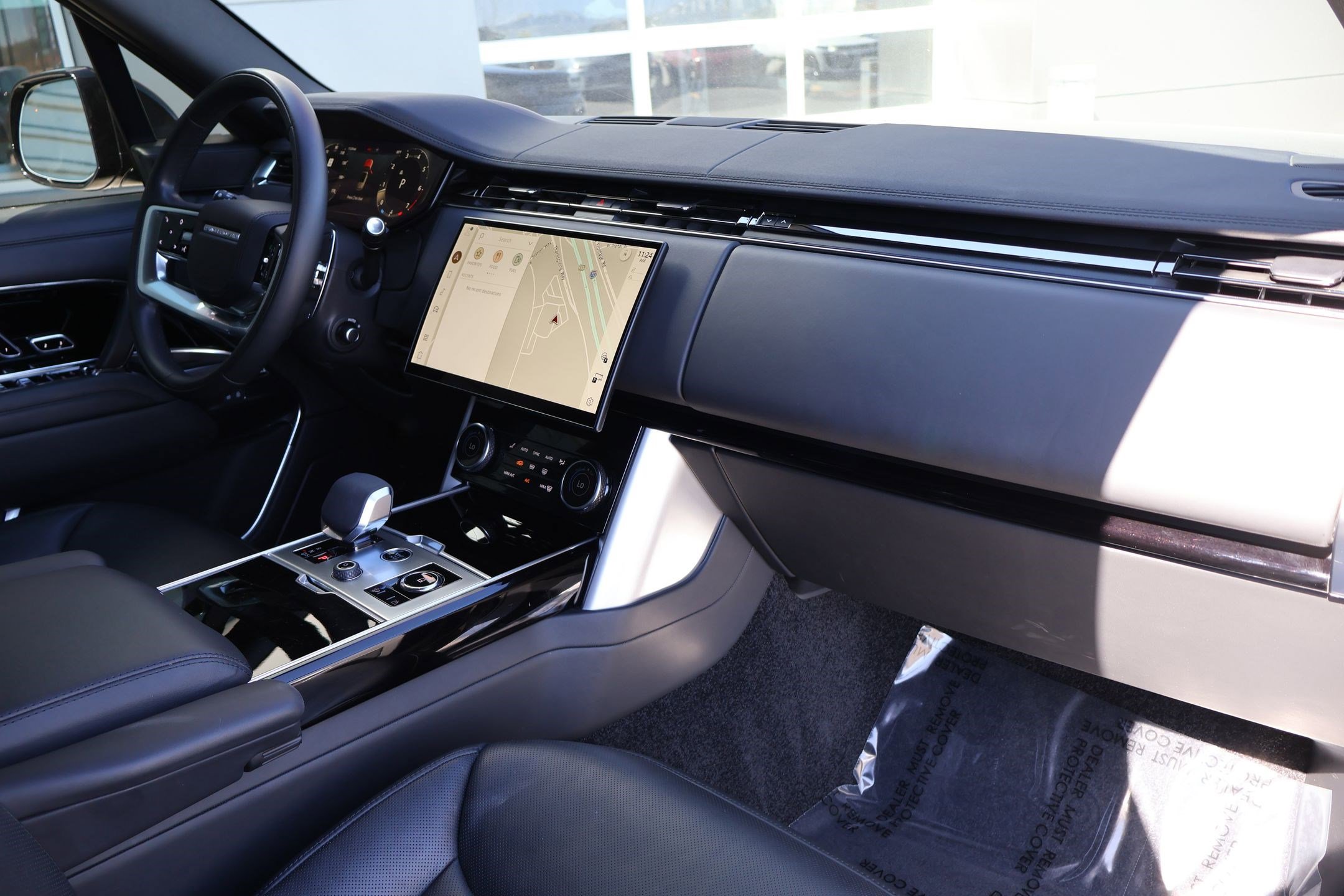 Certified 2023 Land Rover Range Rover SE image 31