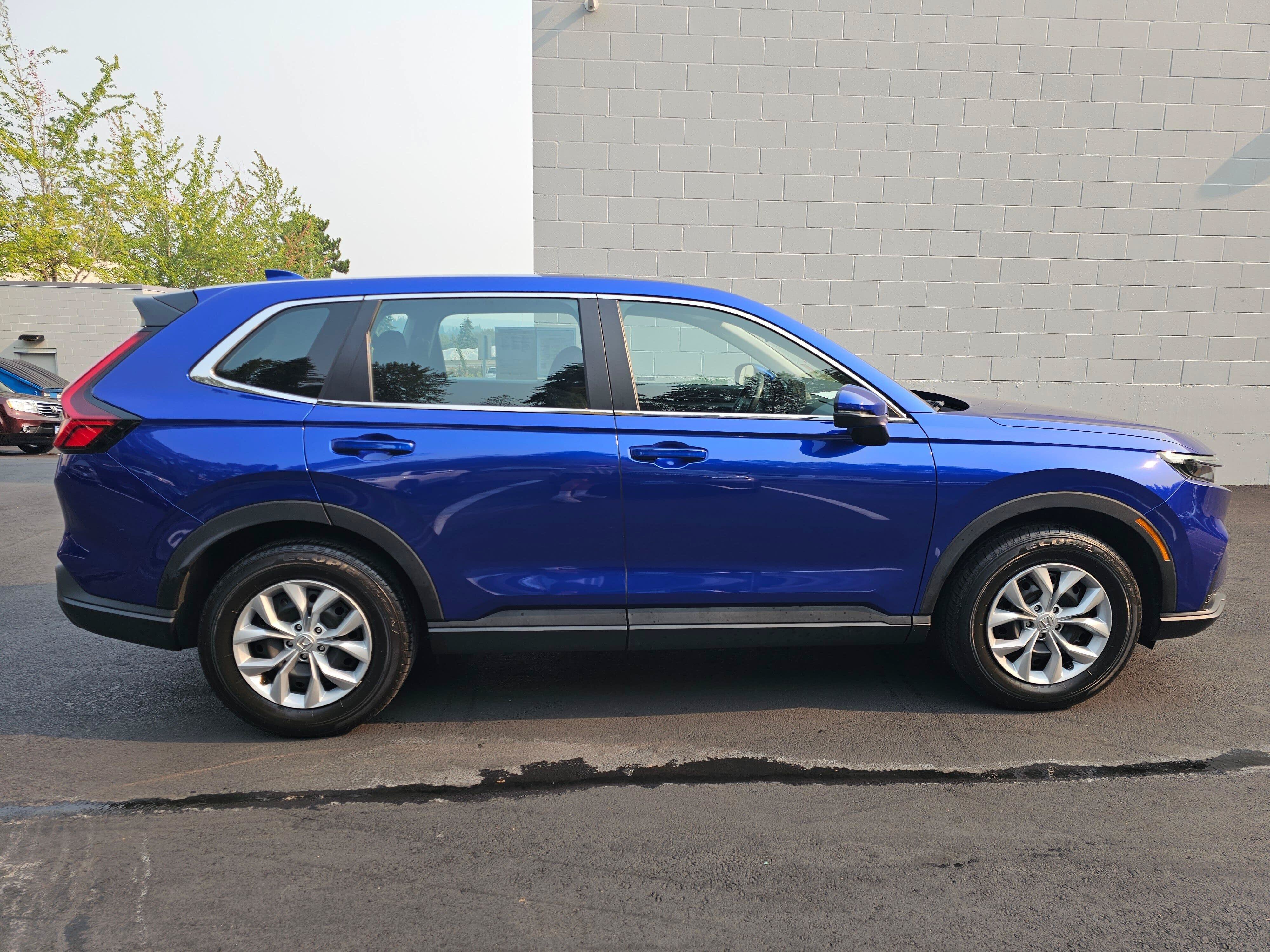Used 2023 Honda CR-V LX image 8