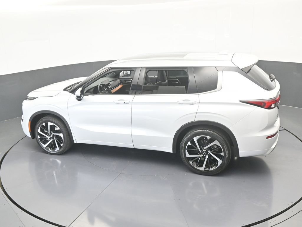 Used 2022 Mitsubishi Outlander SEL image 60