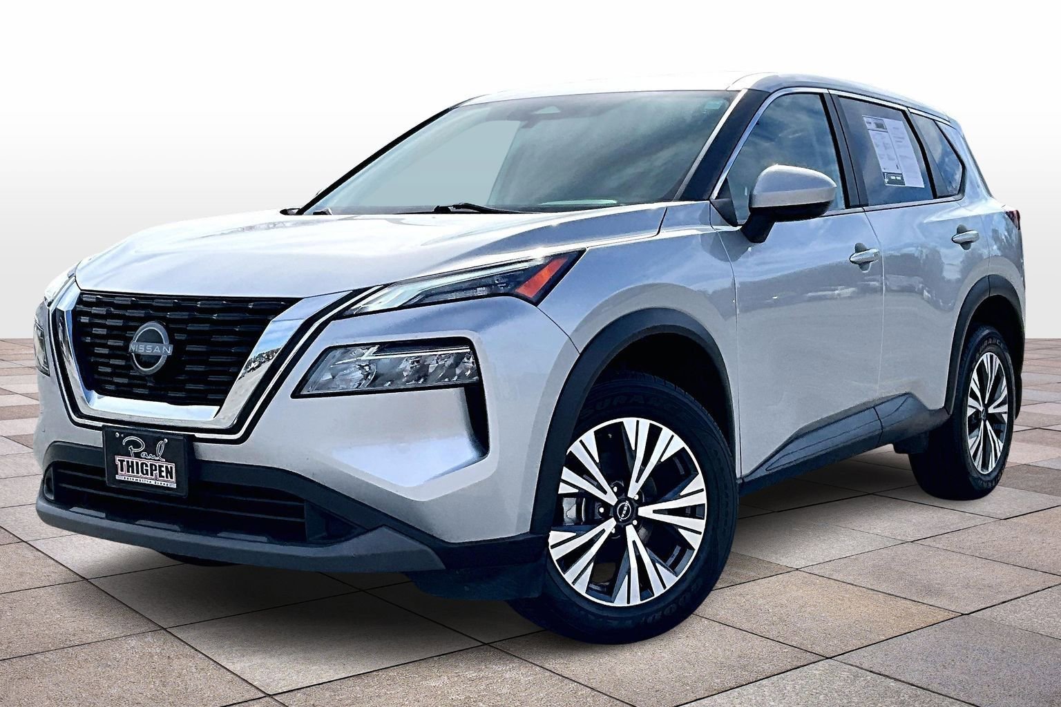 Used 2023 Nissan Rogue SV image 12