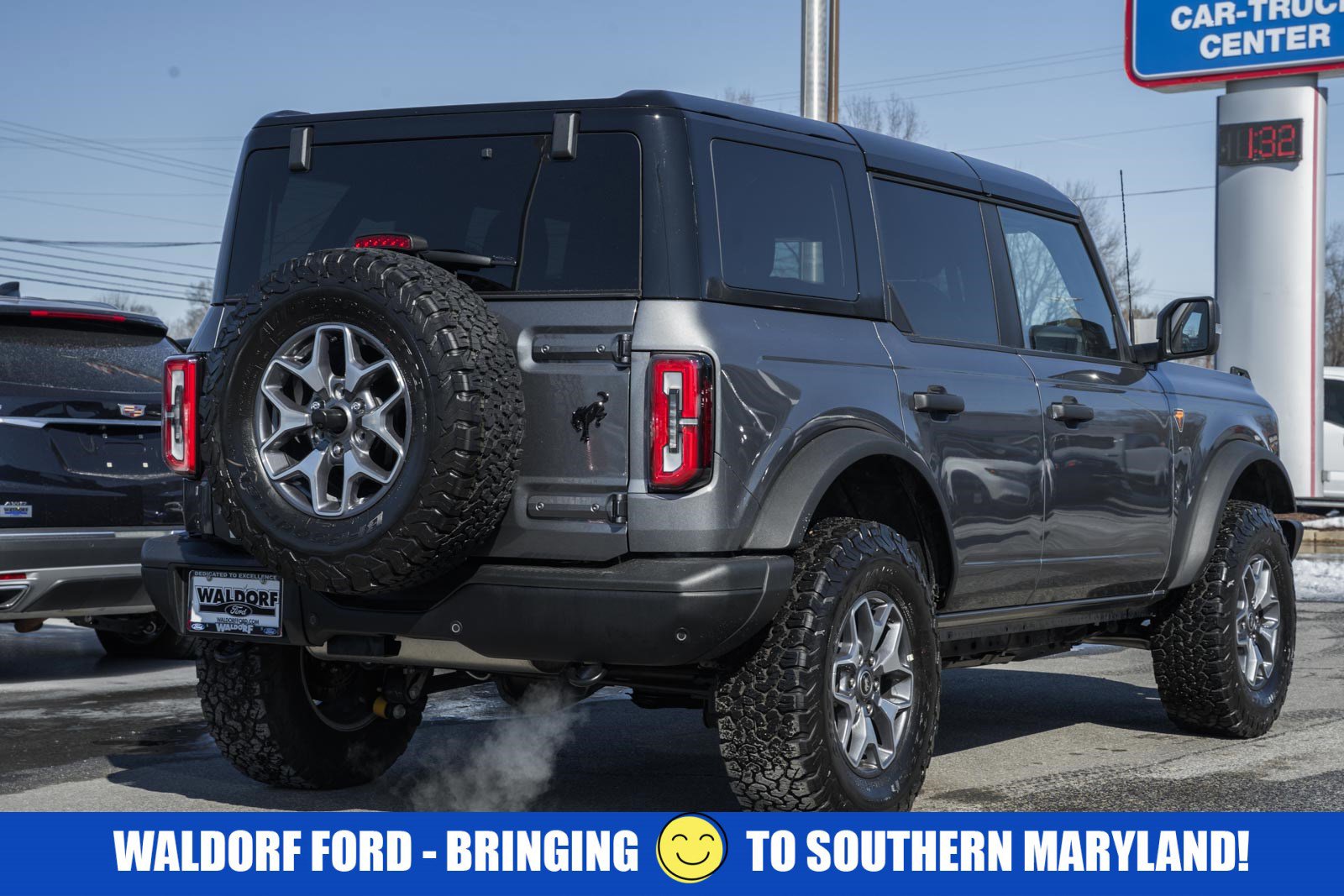 Used 2025 Ford Bronco Badlands image 4