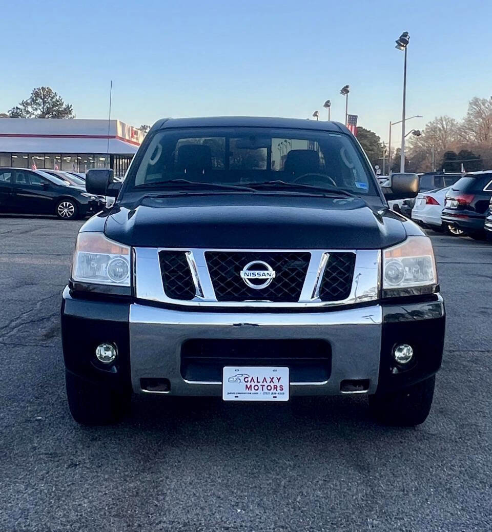 Used 2011 Nissan Titan SV w/ SV Value Truck Pkg AWD/4WD image 3