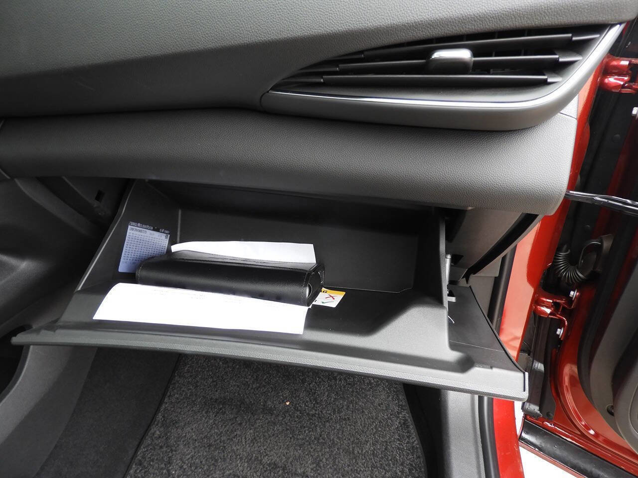 Used 2022 Buick Envision Avenir w/ Technology Package II image 39