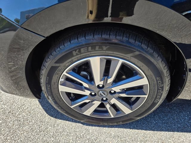 Used 2023 Nissan Versa SV FWD image 23