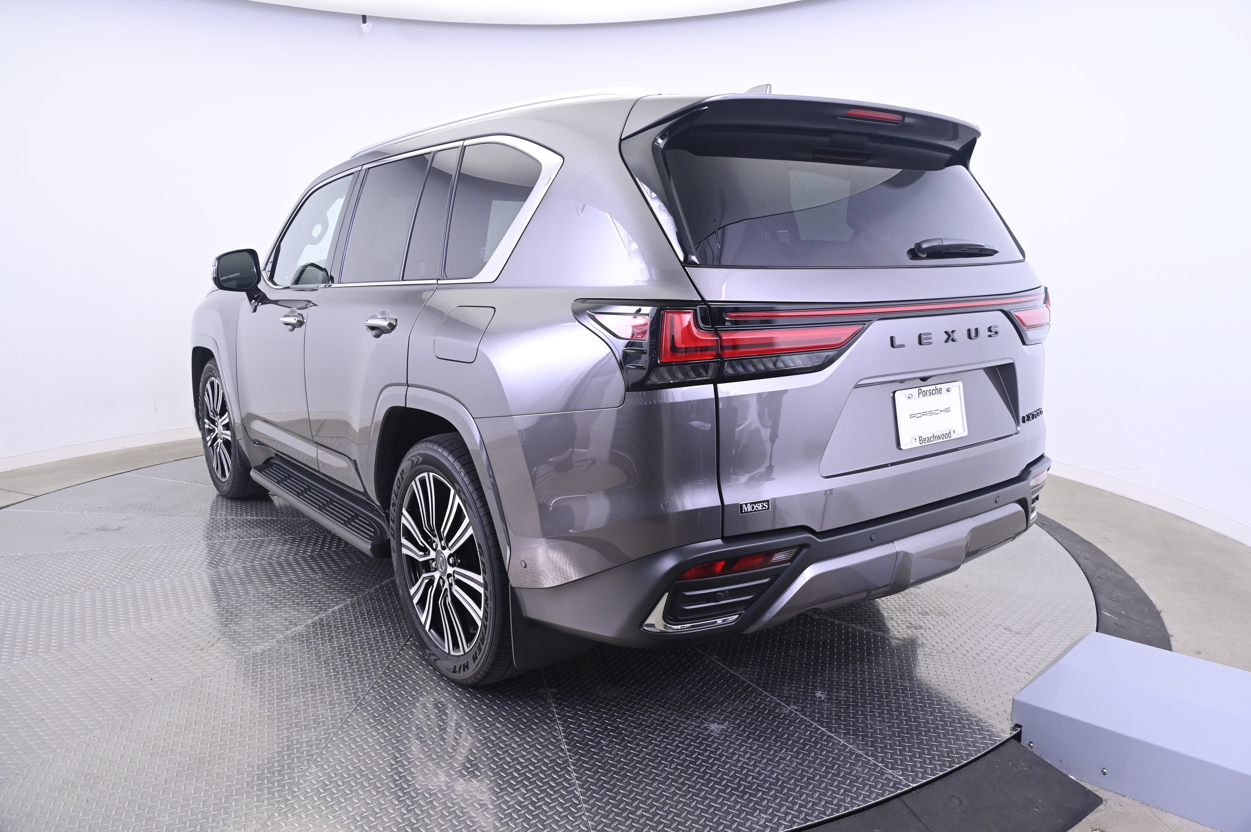 Used 2026 Lexus LX 700h Luxury AWD/4WD image 3