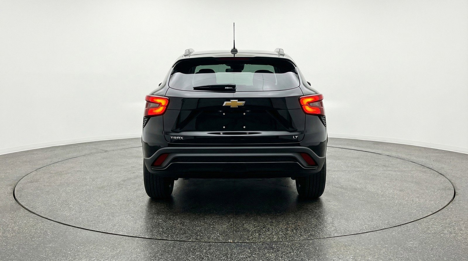 Used 2025 Chevrolet Trax LT w/ LT Convenience Package image 7