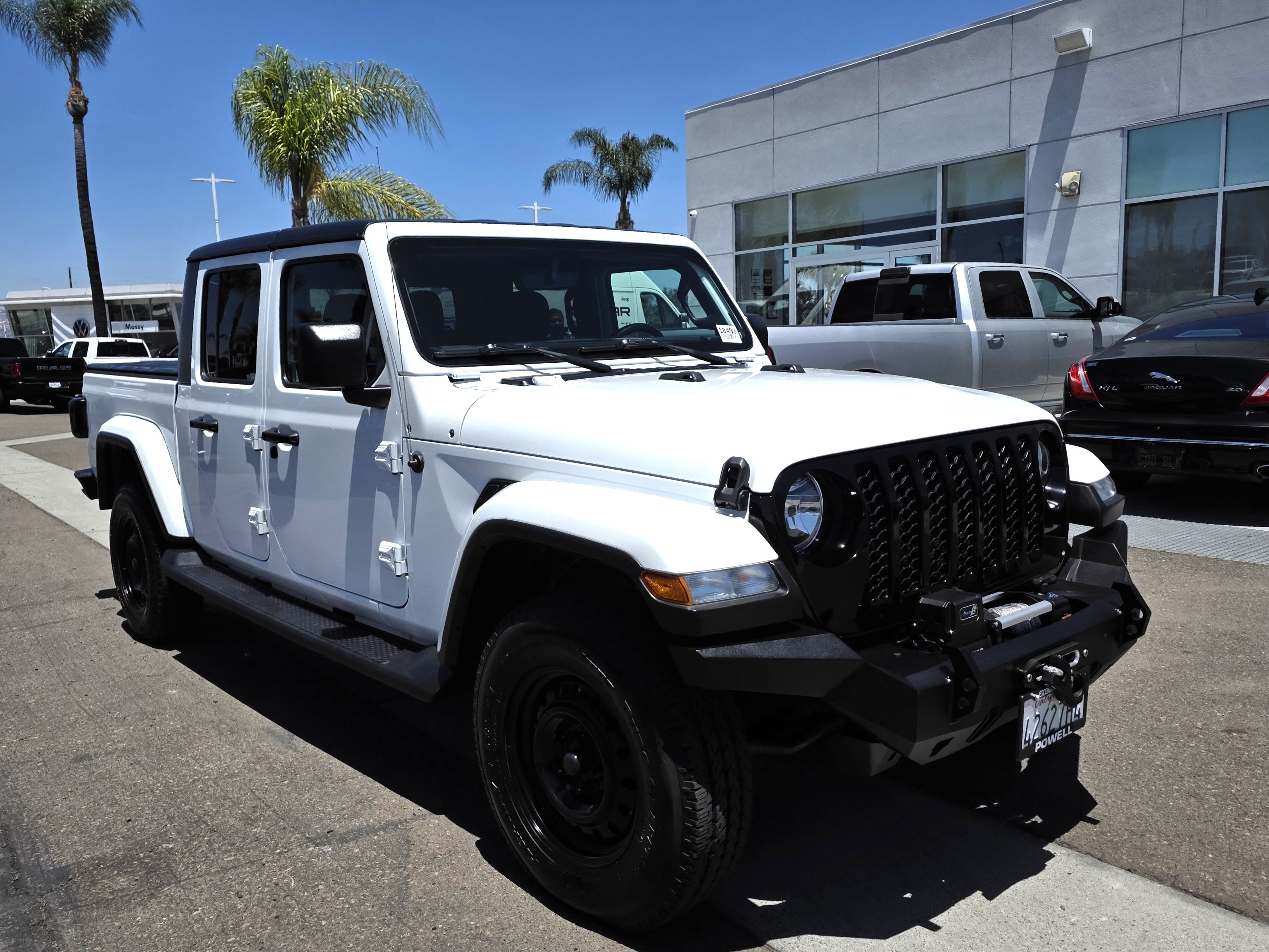 Certified 2021 Jeep Gladiator Overland AWD/4WD image 6