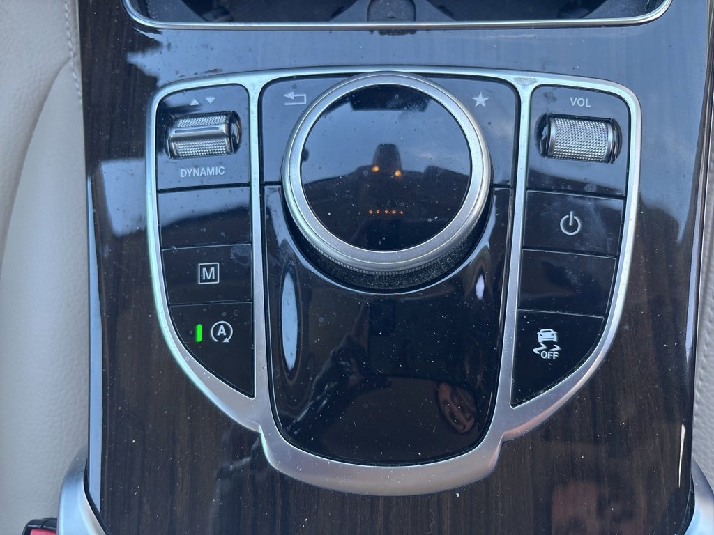 Used 2019 Mercedes-Benz GLC 300 4MATIC image 31