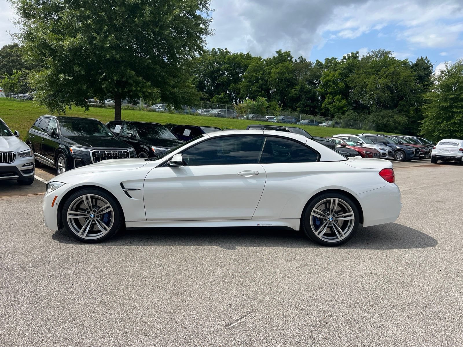 Used 2016 BMW M4 Convertible RWD image 9